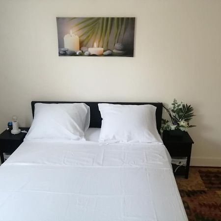 Chambre Dans Appartement A Niort Bagian luar foto