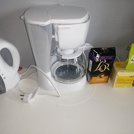 Chambre Dans Appartement A Niort Bagian luar foto