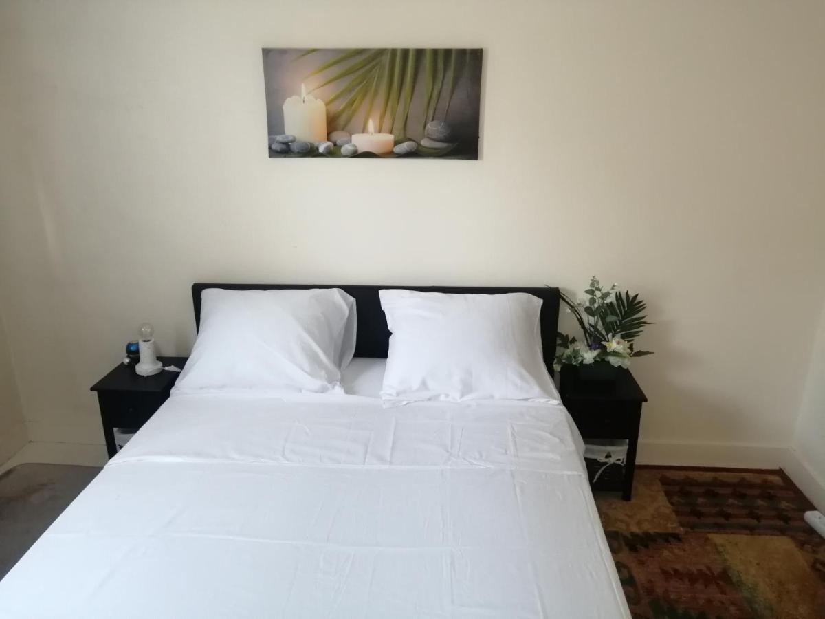 Chambre Dans Appartement A Niort Bagian luar foto