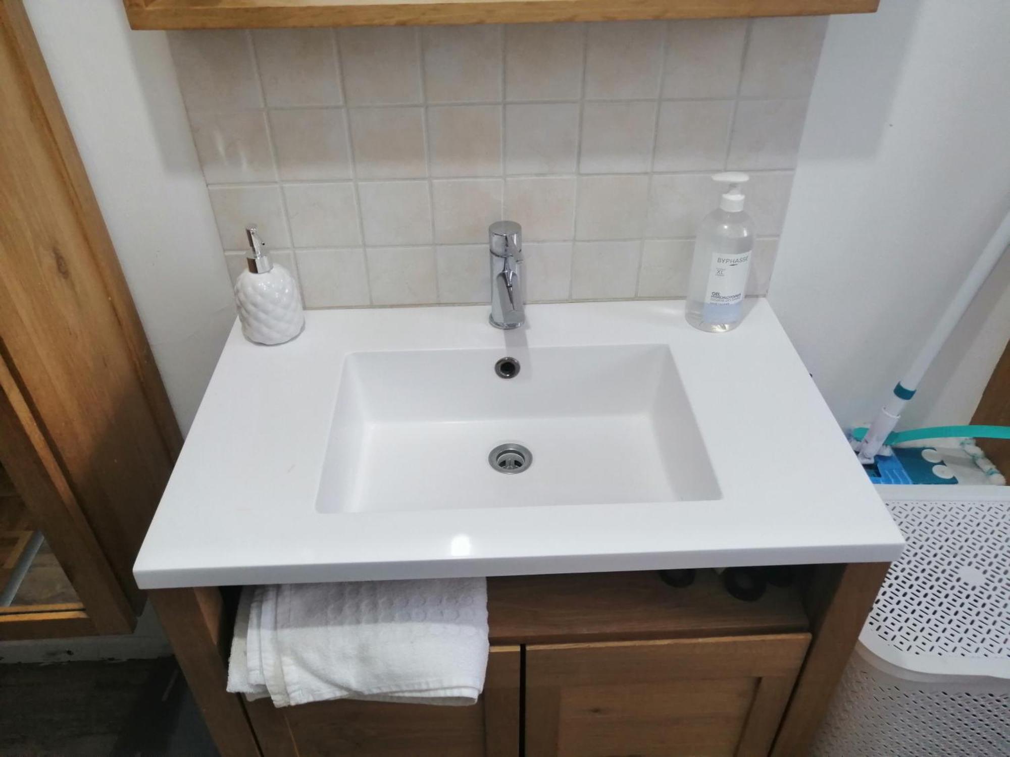 Chambre Dans Appartement A Niort Bagian luar foto