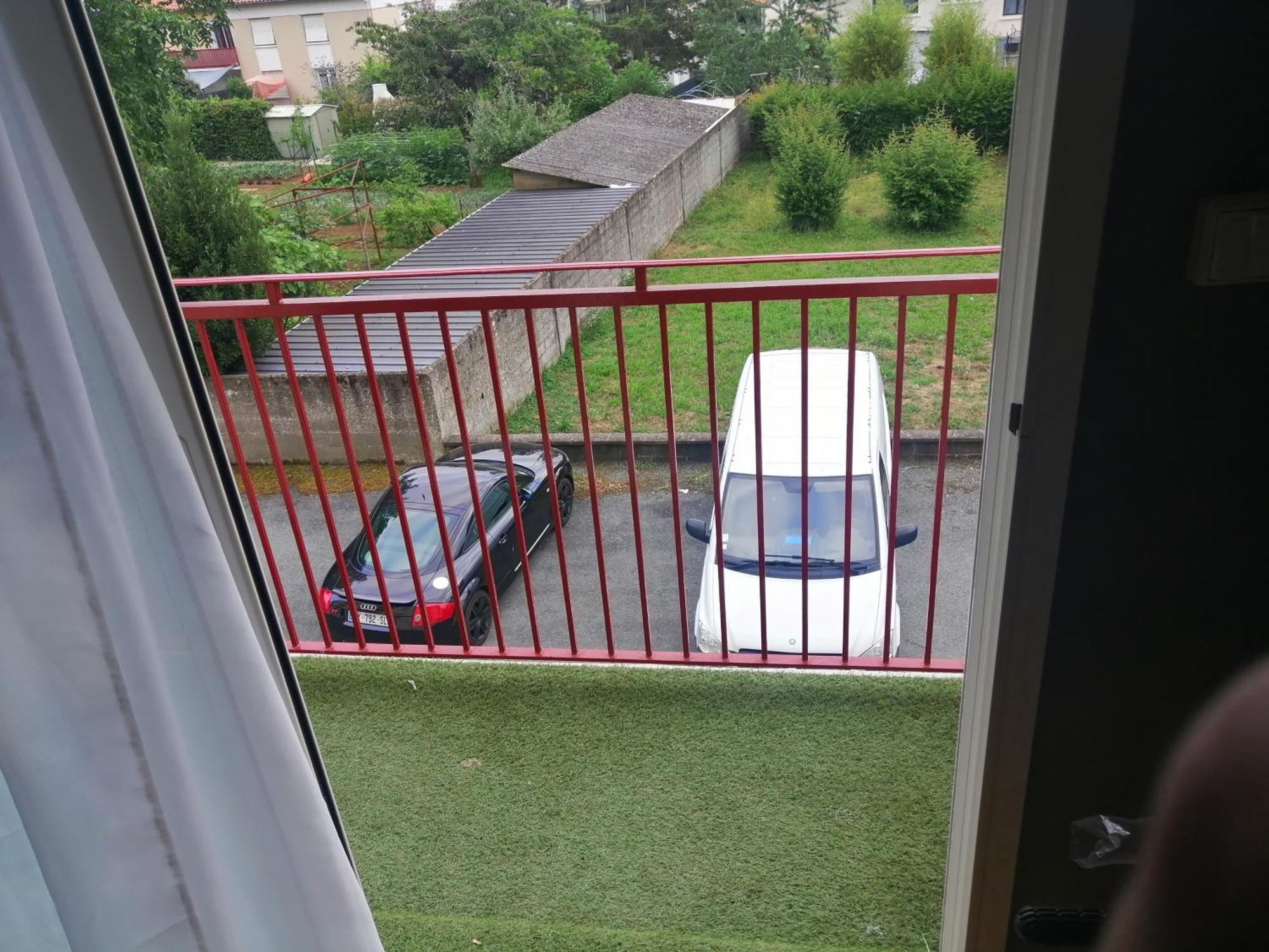Chambre Dans Appartement A Niort Bagian luar foto